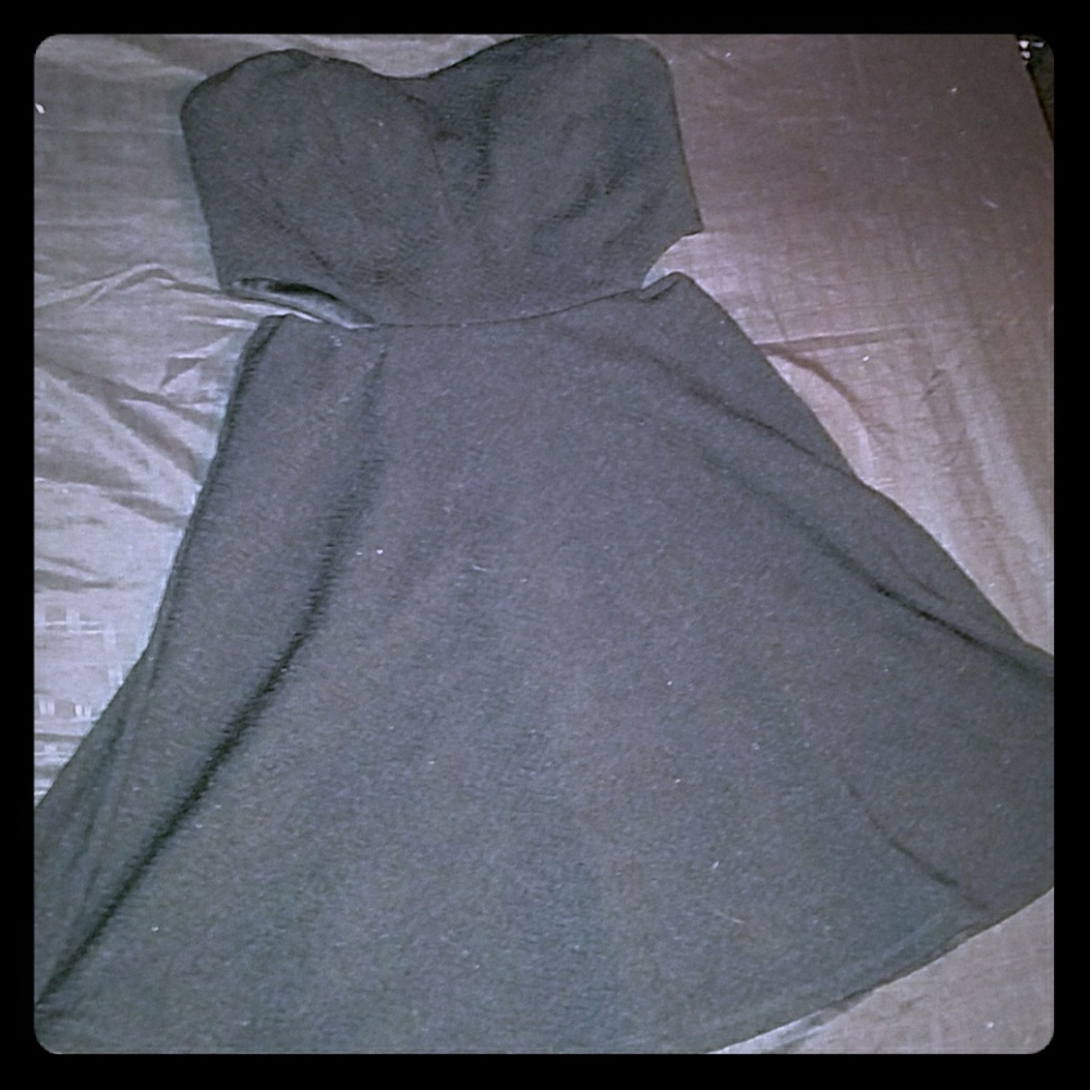 Forever 21 black side cut out dress